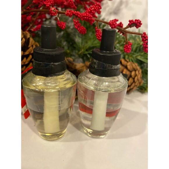 Bath & Body Works Christmas Holiday 2 New Wallflowers - Picture 6 of 6